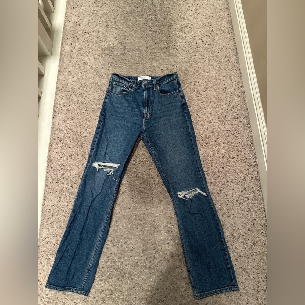 Abercrombie & Fitch ( The ankle straight Ultra High Rise)